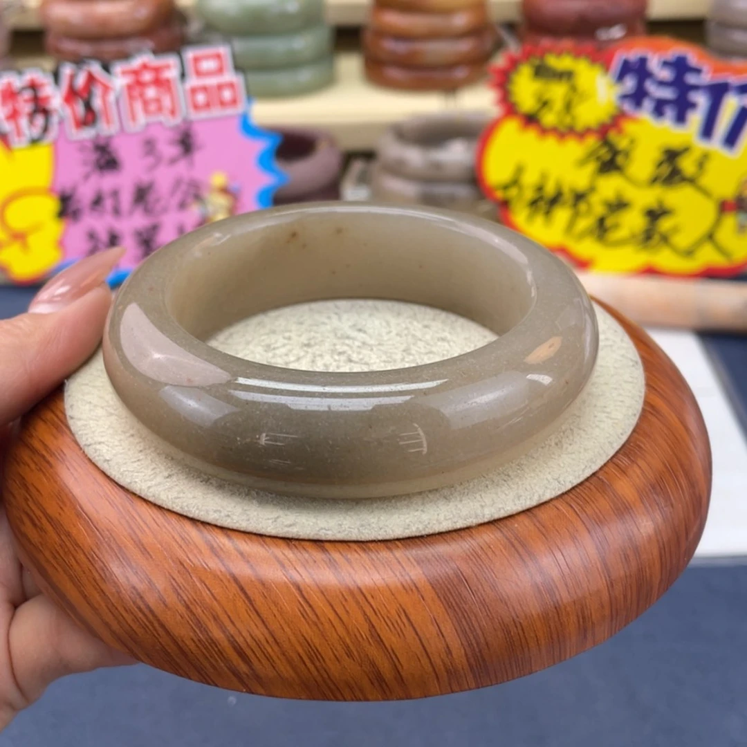 【闪购商品】石英质玉手镯未镶嵌橘*