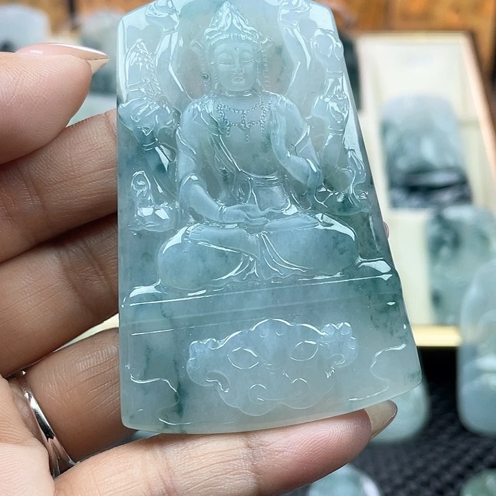 颈饰未镶嵌翡翠感***爷天然翡翠千手观音