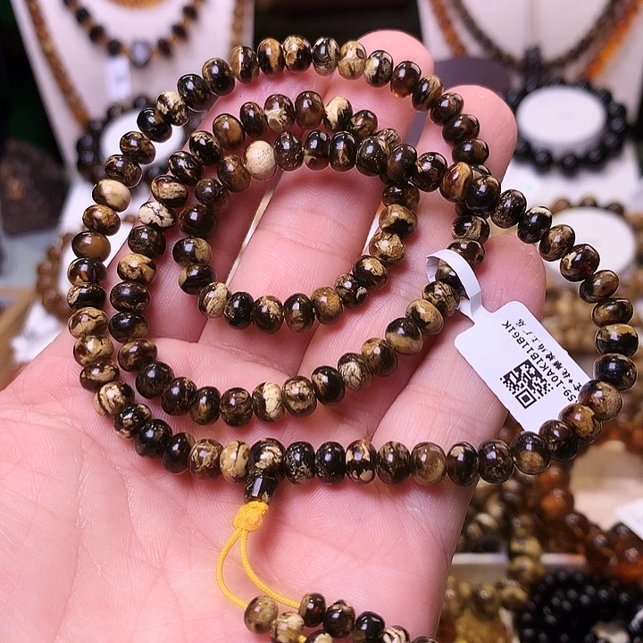 琥珀未镶嵌裸石6+熊猫359