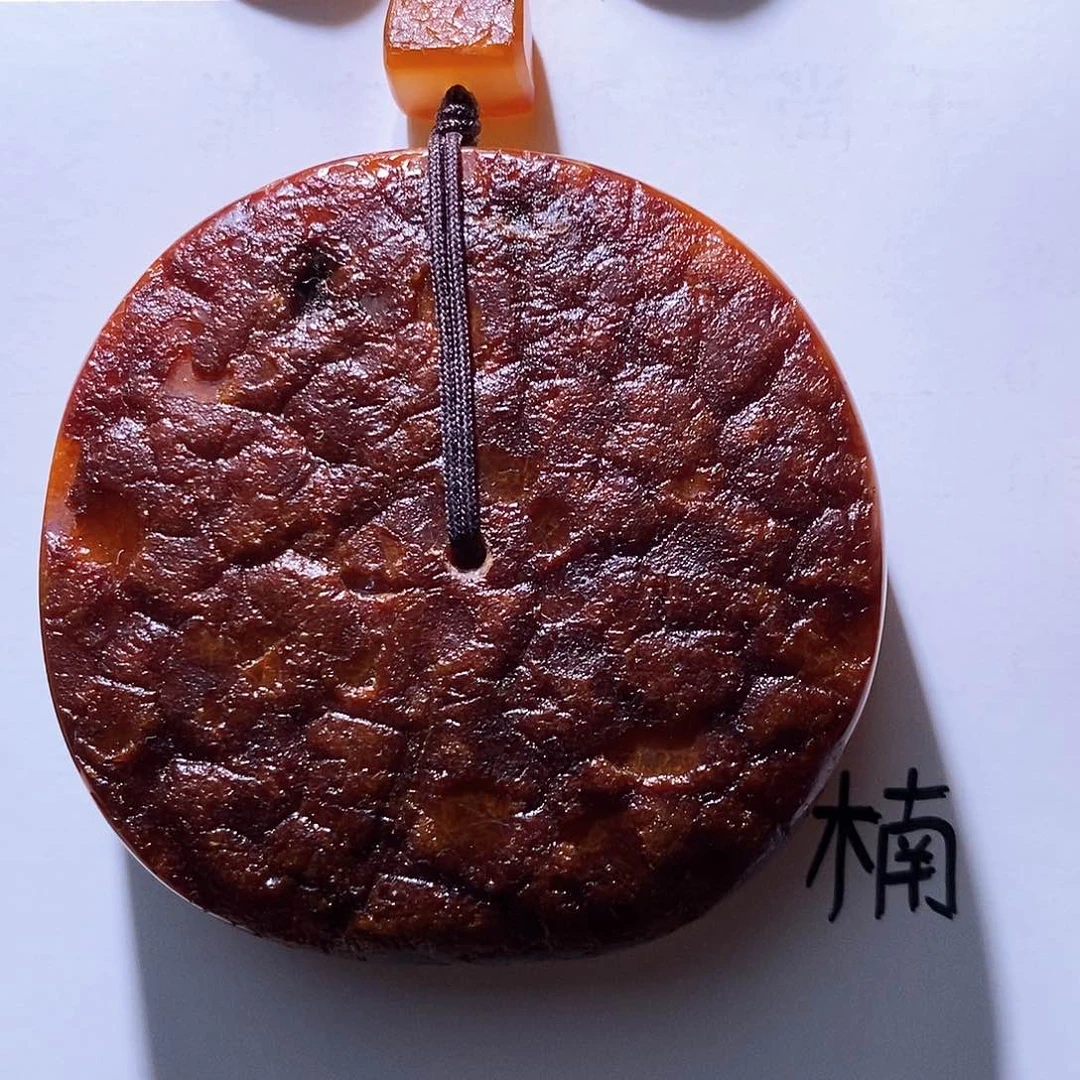 未镶嵌琥珀珠宝奇石
