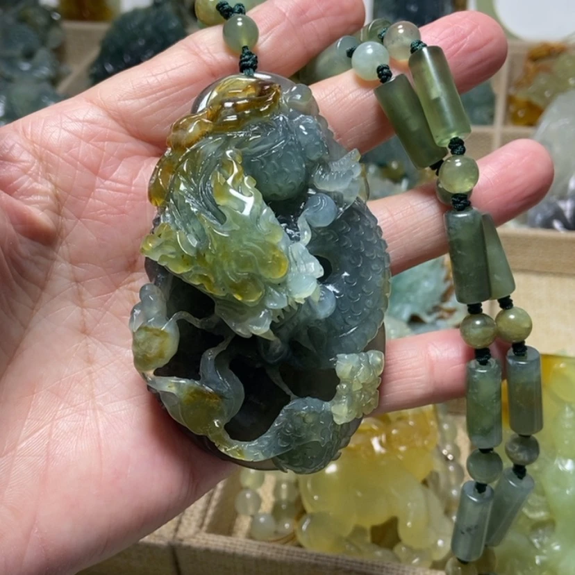 【闪购商品】未镶嵌蛇纹石玉颈饰天***遥