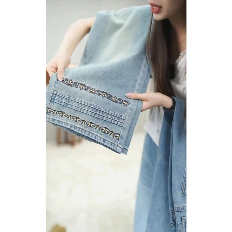 名族风刺绣花边牛仔裤女夏季新设计感时髦气质显瘦百搭八分直筒裤