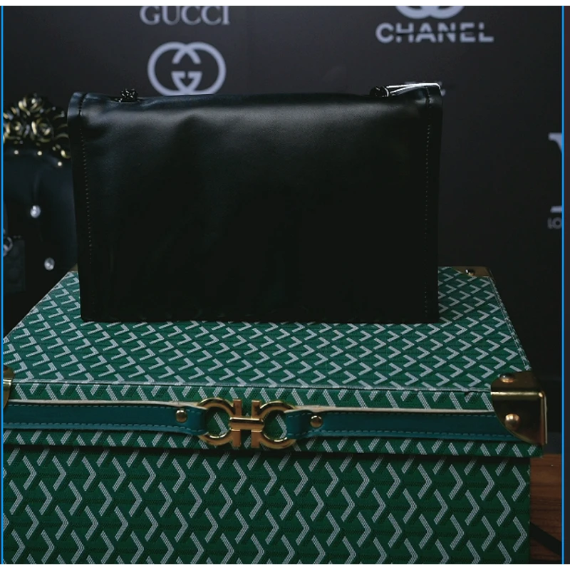 2025新款女单肩斜挎简约百搭港风女小方包