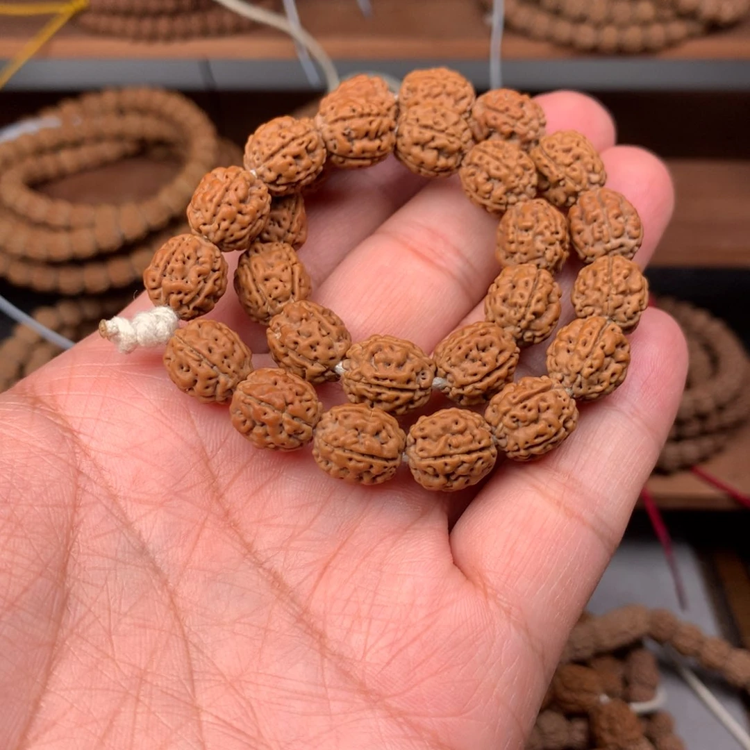 金刚菩提吊坠见*哥盘龙