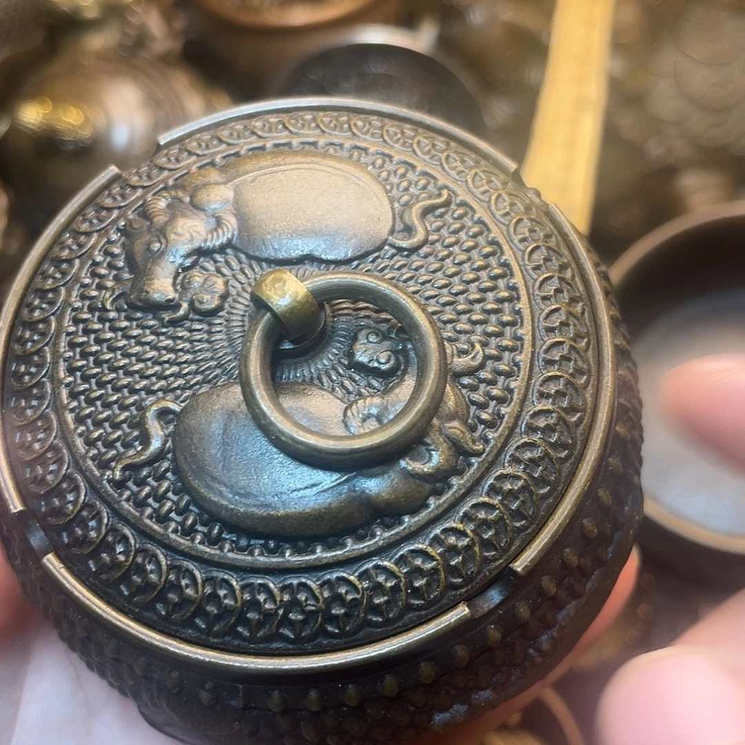 精美铜器工艺品等