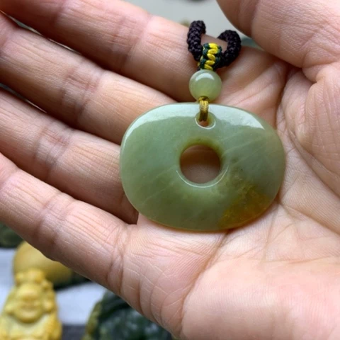 【闪购商品】未镶嵌岫岩河磨玉（透闪石质玉）挂件