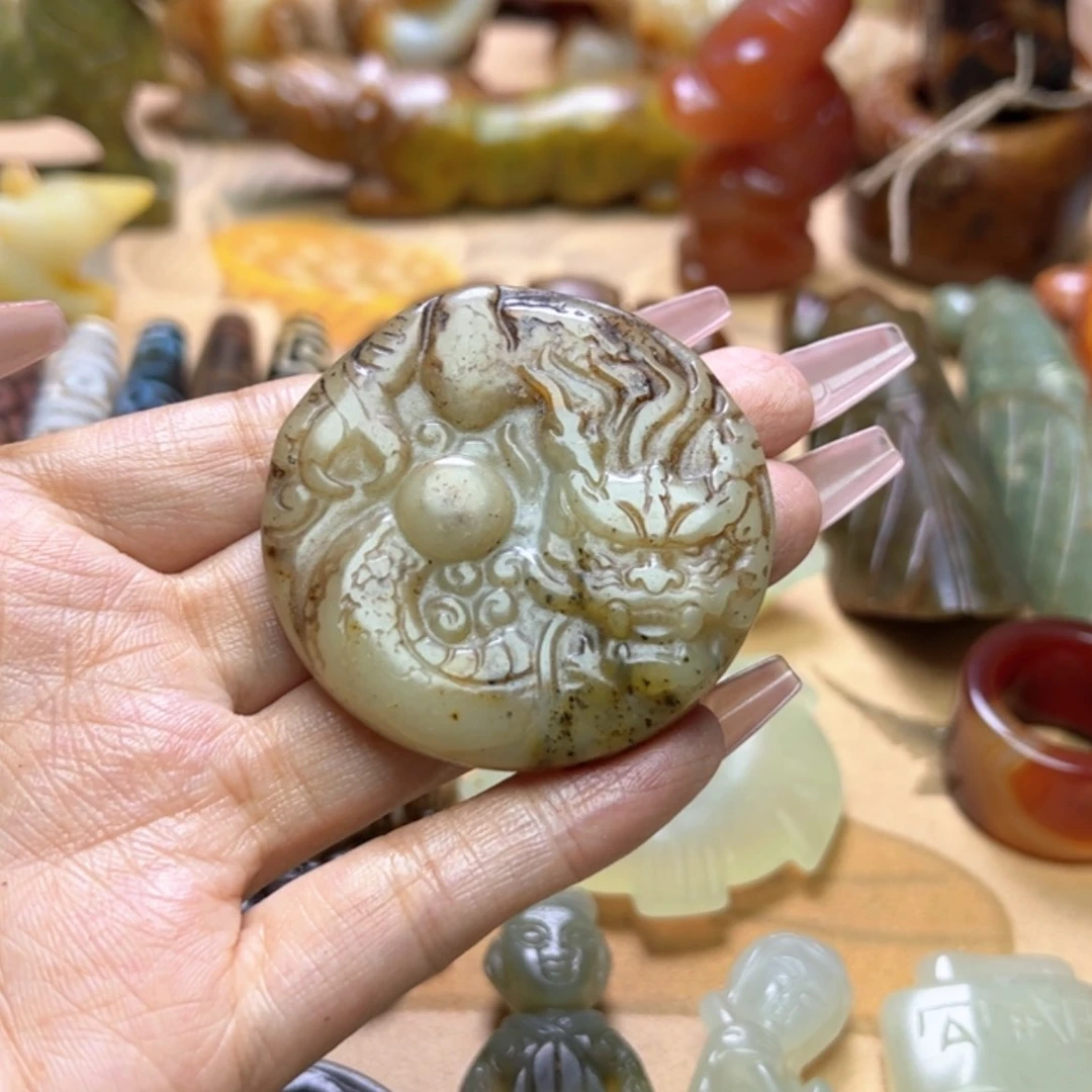 【闪购商品】蛇纹石玉颈饰未镶嵌