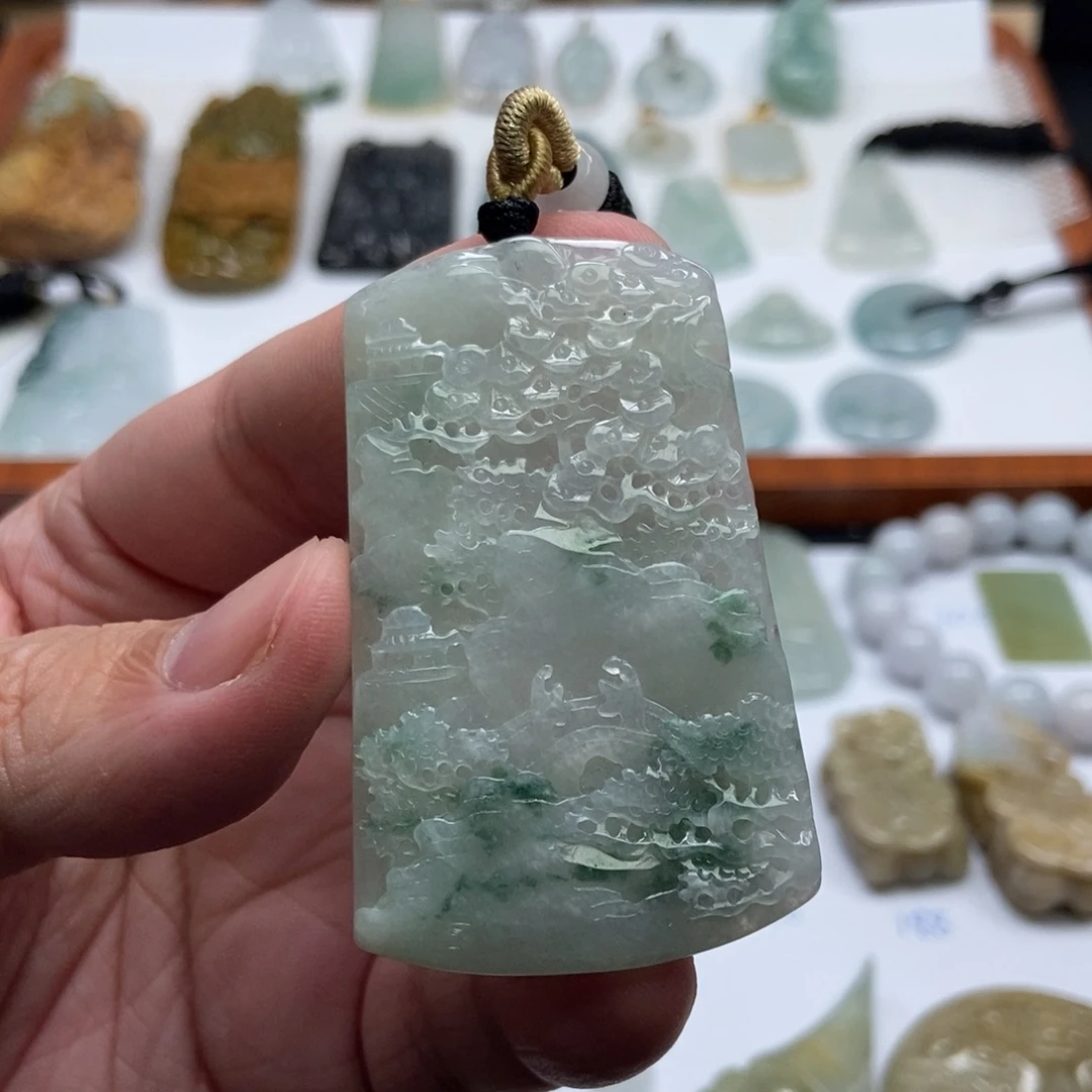 翡翠未镶嵌颈饰山水牌  天然缅甸ａ货翡翠