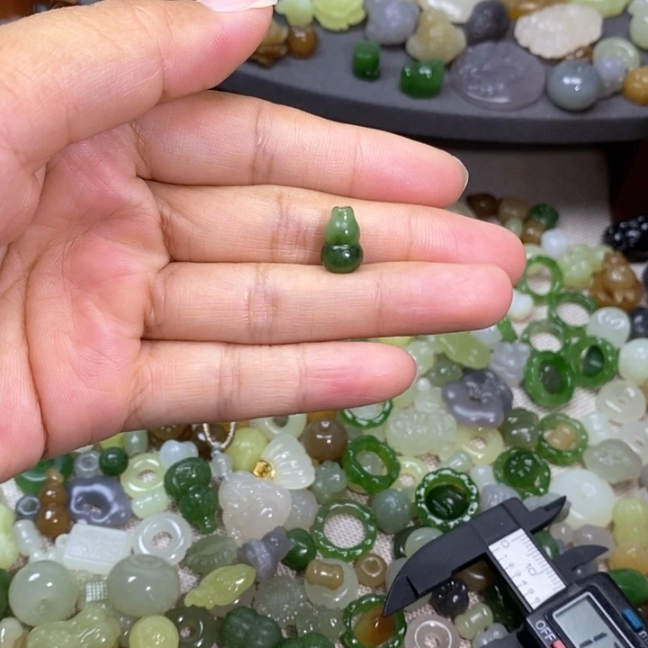 和田玉未镶嵌挂件知*予