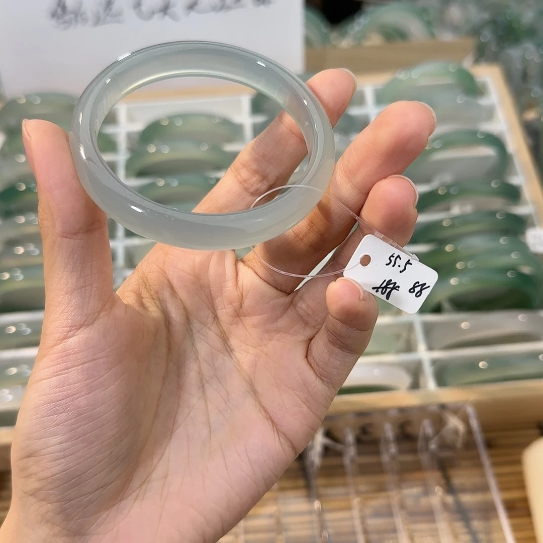 玛瑙/玉髓未镶嵌手镯圈口55.5