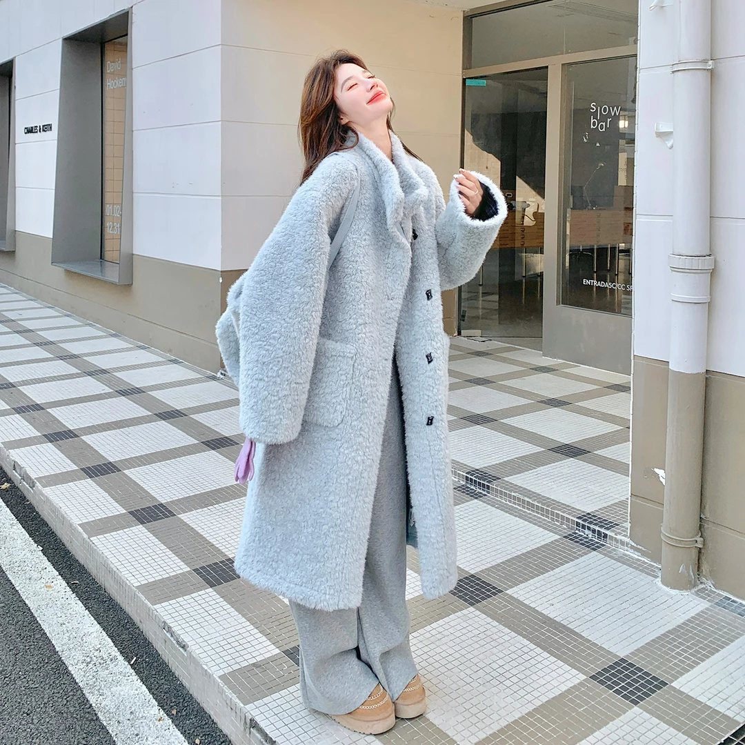 蓝色羊羔毛拼接设计感宽松中长款大衣女2025冬季新款慵懒文艺棉服