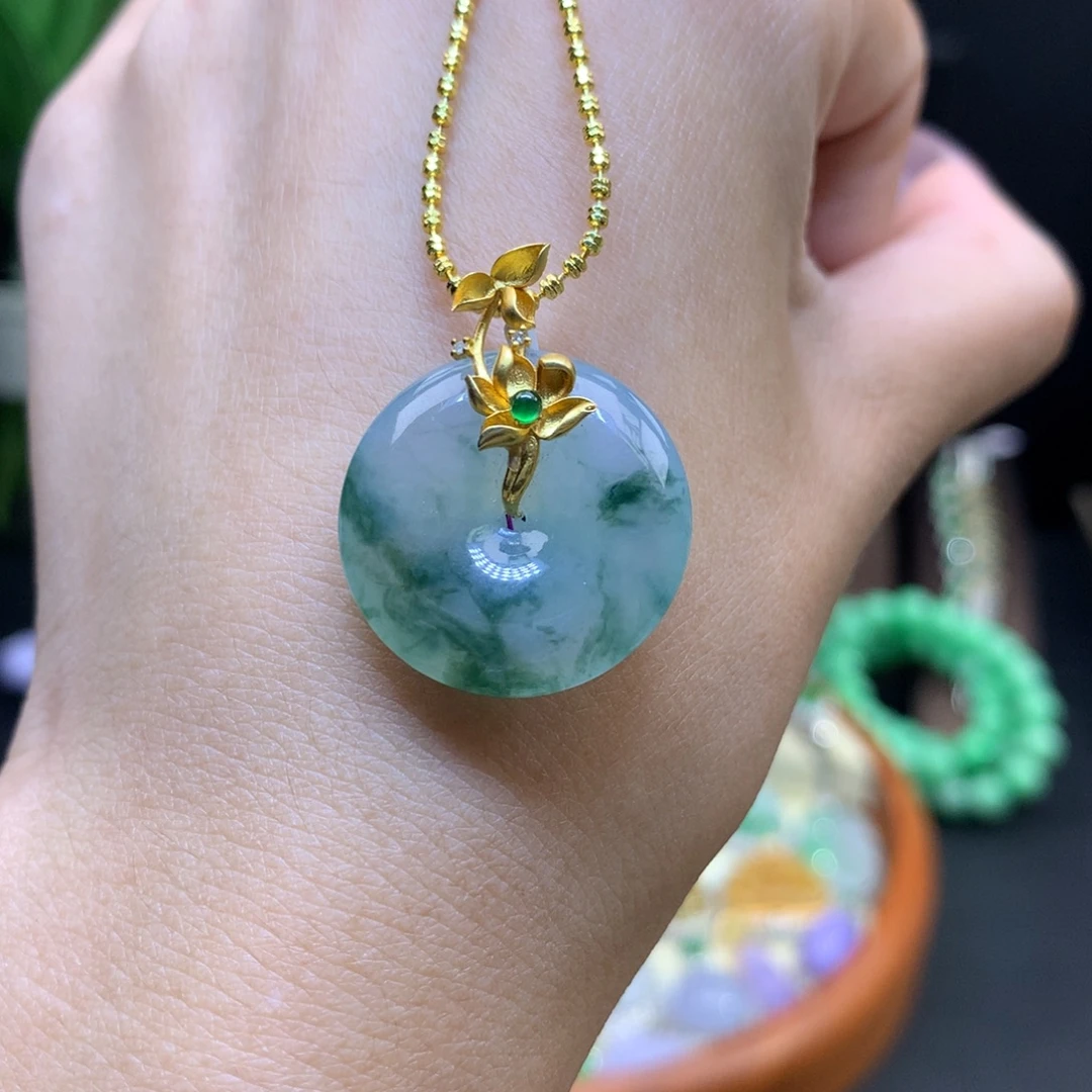 翡翠18K金镶嵌颈饰