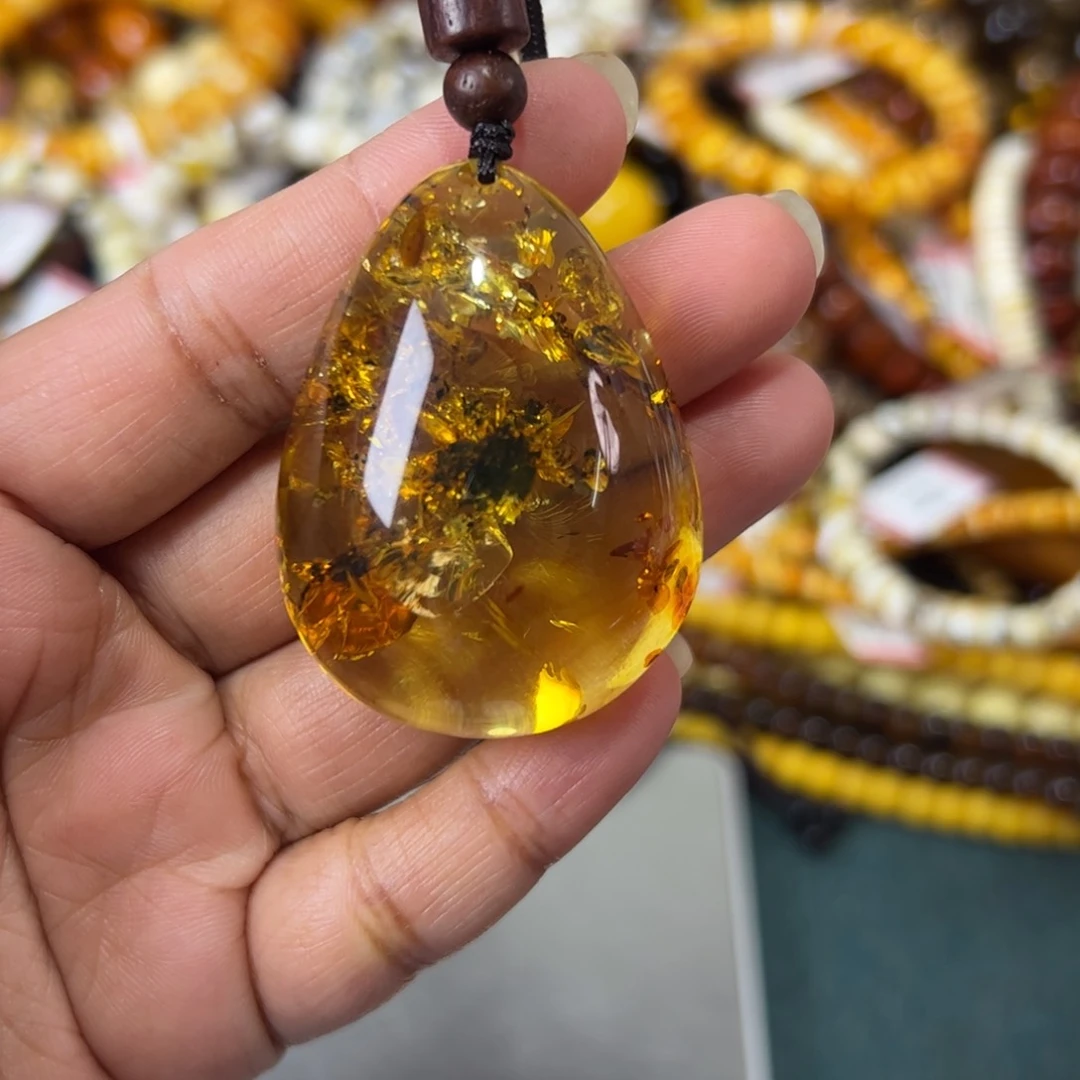 未镶嵌琥珀珠宝奇石744