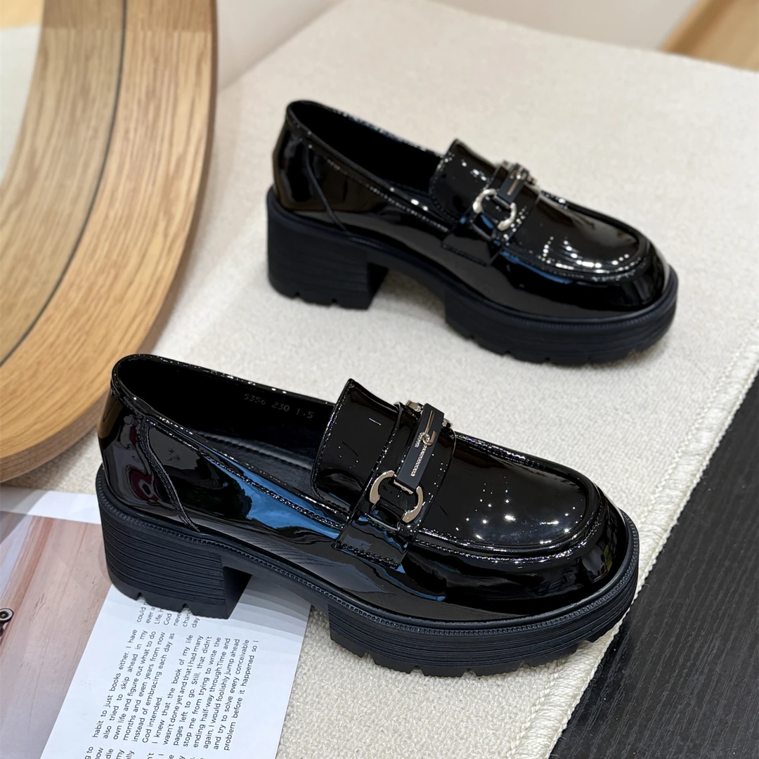 英伦复古软皮厚底乐福鞋女2025新款夏漆皮显瘦小皮鞋粗跟爆款单鞋