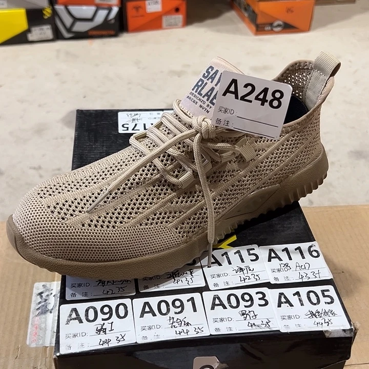 编码248号。42码微瑕防砸防刺劳保鞋