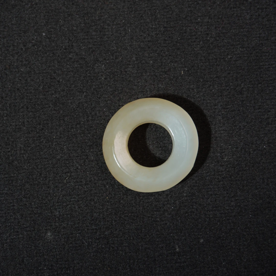 10SE382  清  和田玉环吊坠