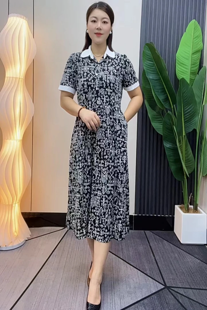 夏季妈妈装短袖连衣裙洋气翻领碎花裙子时尚中老年遮肚显瘦长裙