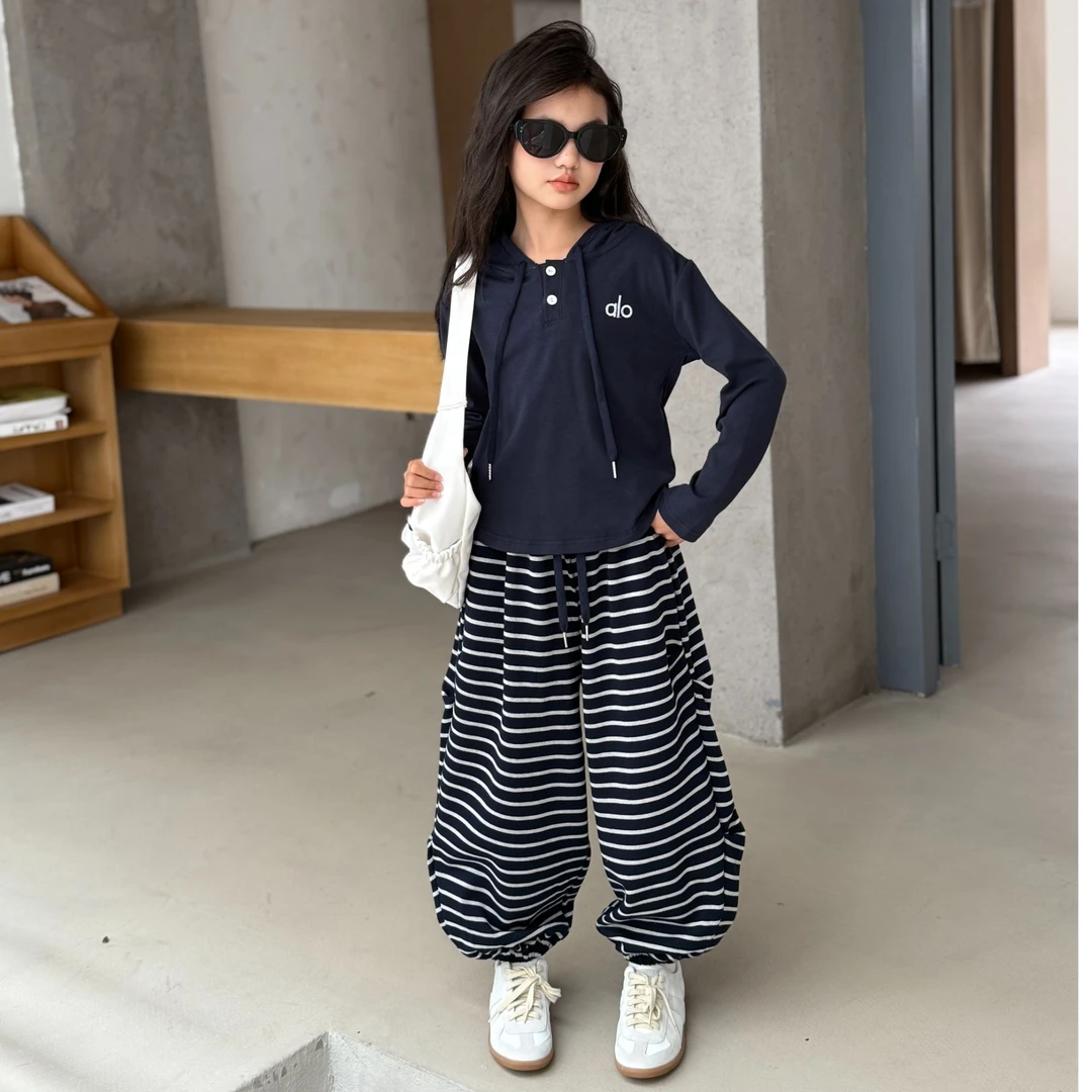 【实体专柜】女童OIIO上衣加条纹裤子2025新款高品质