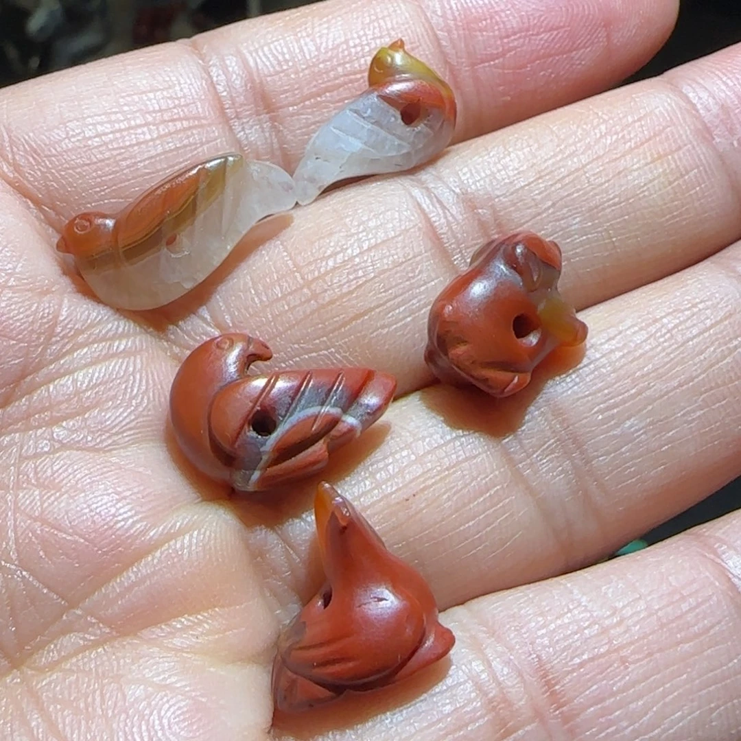 玛瑙/玉髓未镶嵌颈饰玛瑙小动物