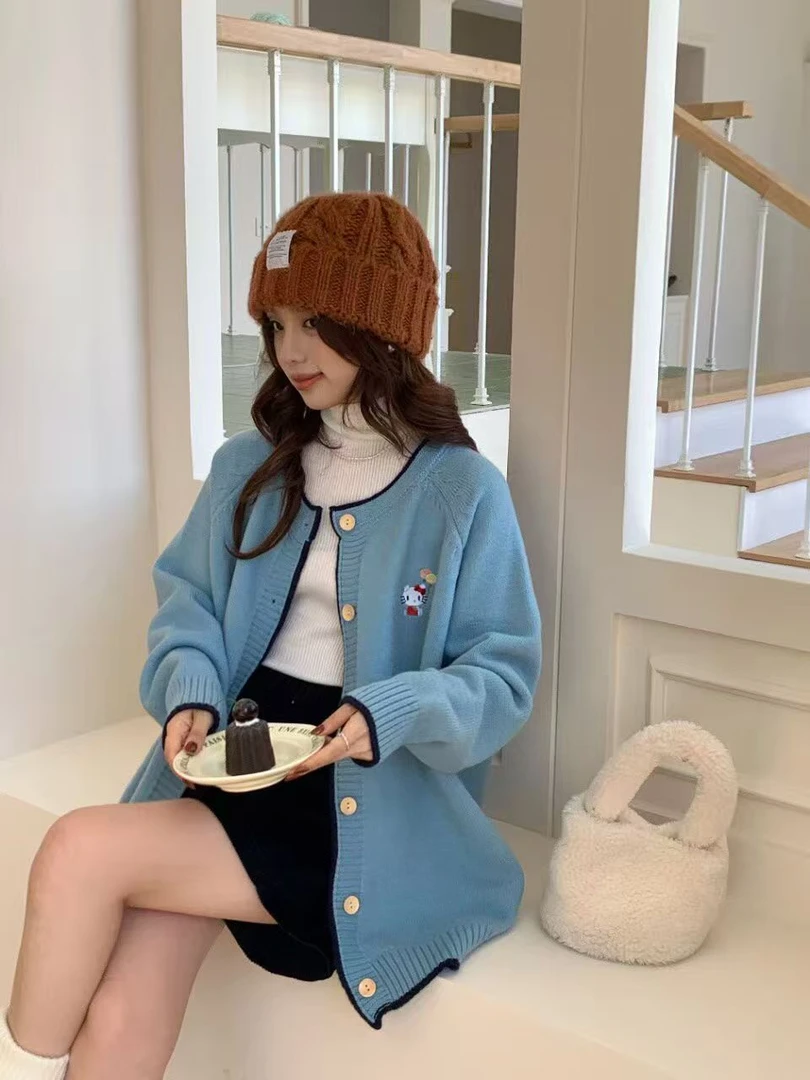 小猫彩扣宽松型法式常规圆领女长袖外套女装上衣