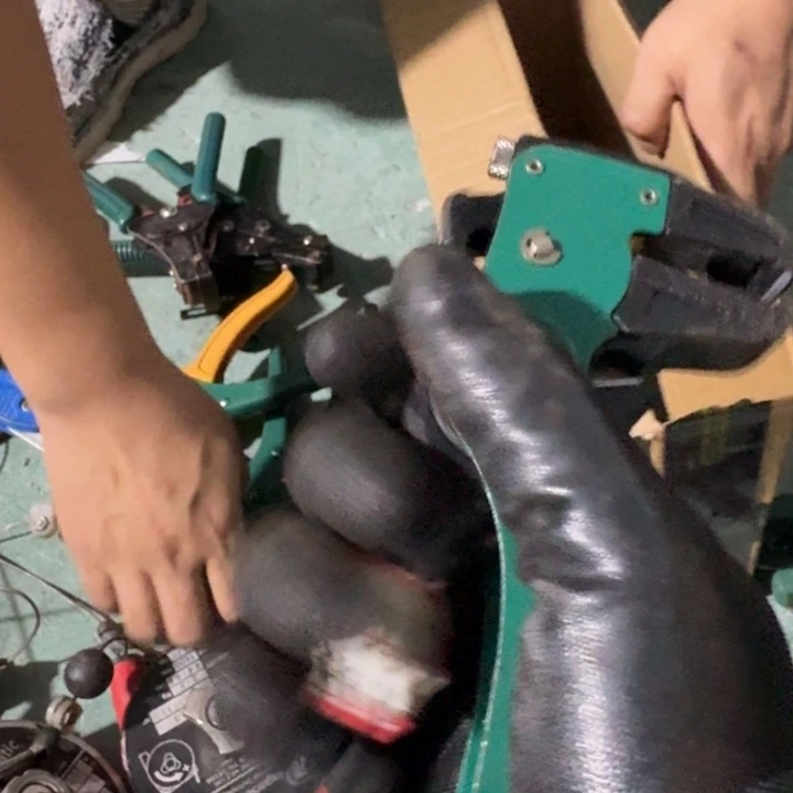 小达剥线钳子一把包邮