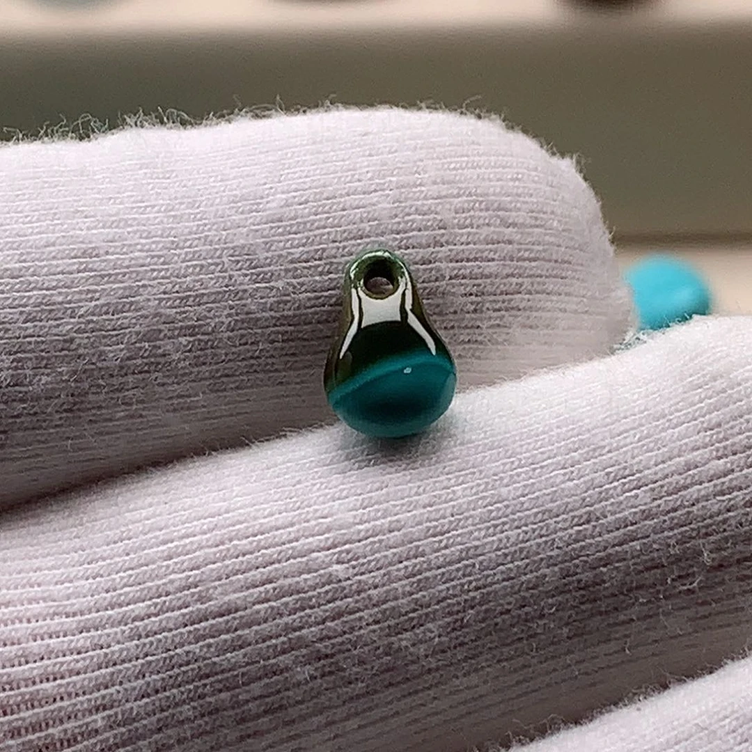 绿松石未镶嵌颈饰