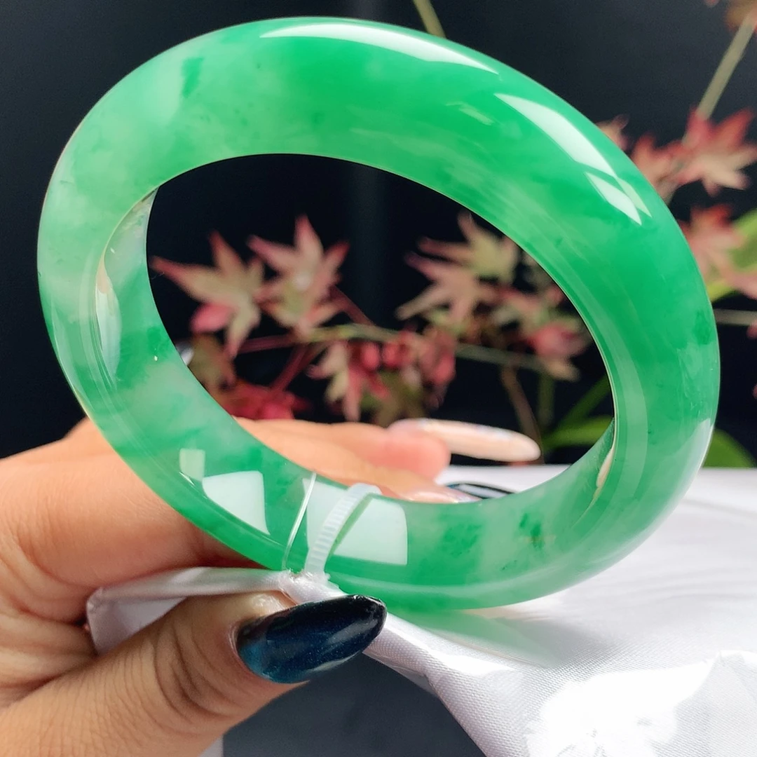 果***果石英质玉未镶嵌镯子