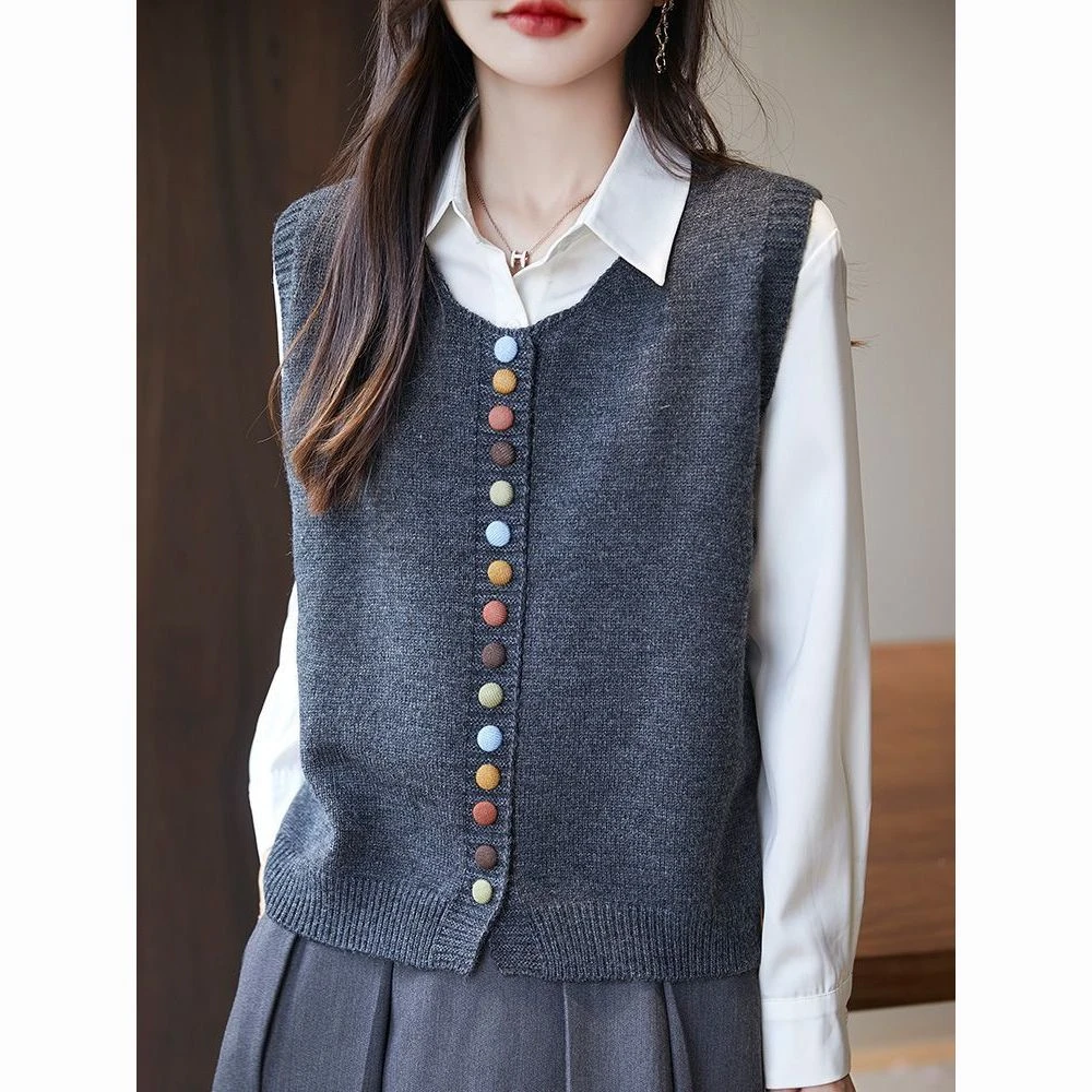 灰色叠穿马甲彩扣无袖针织马甲纽扣背心2024秋季新款洋气坎肩