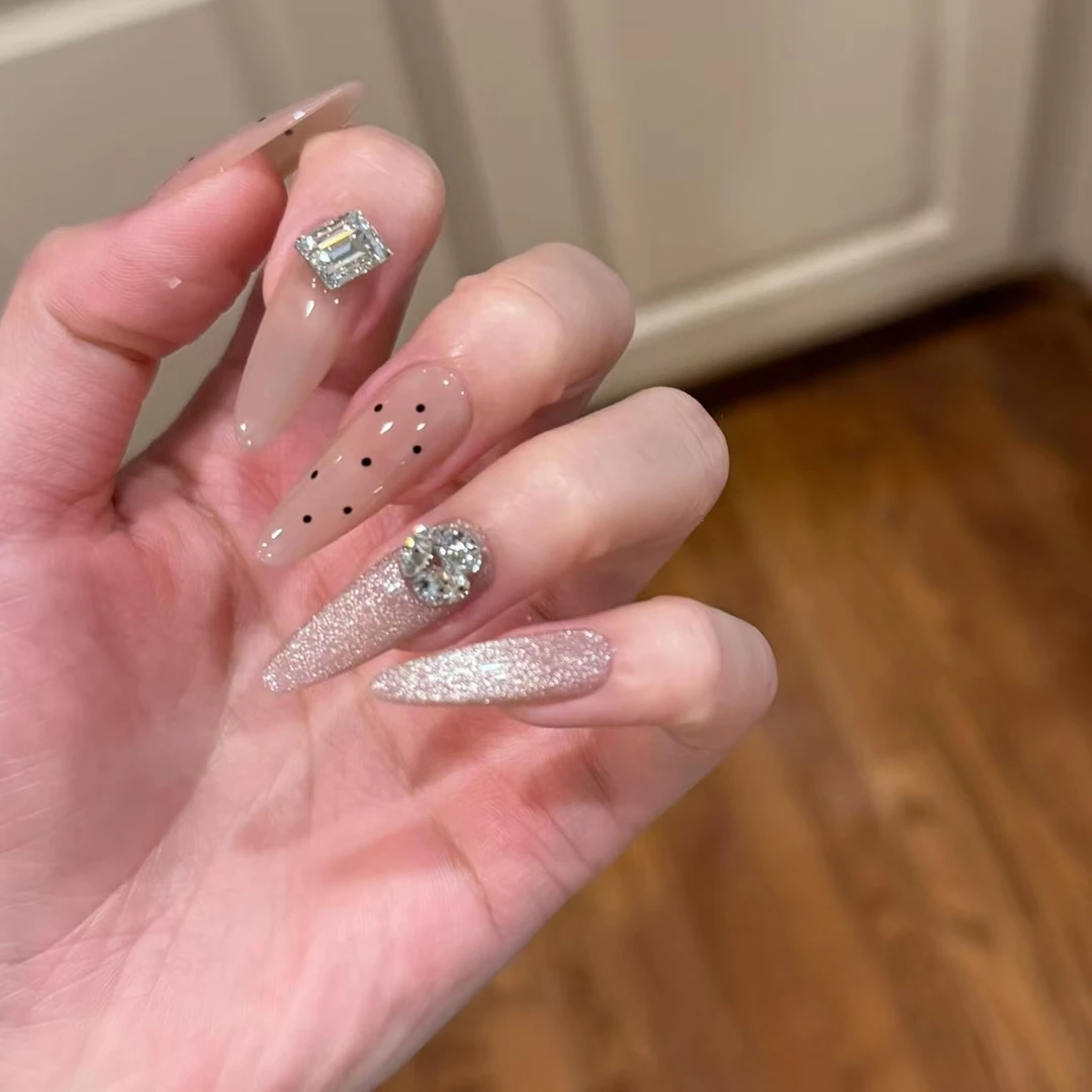 半手工裸色猫眼千金气质穿戴甲纯欲风显白爆闪氛围高级美甲带钻