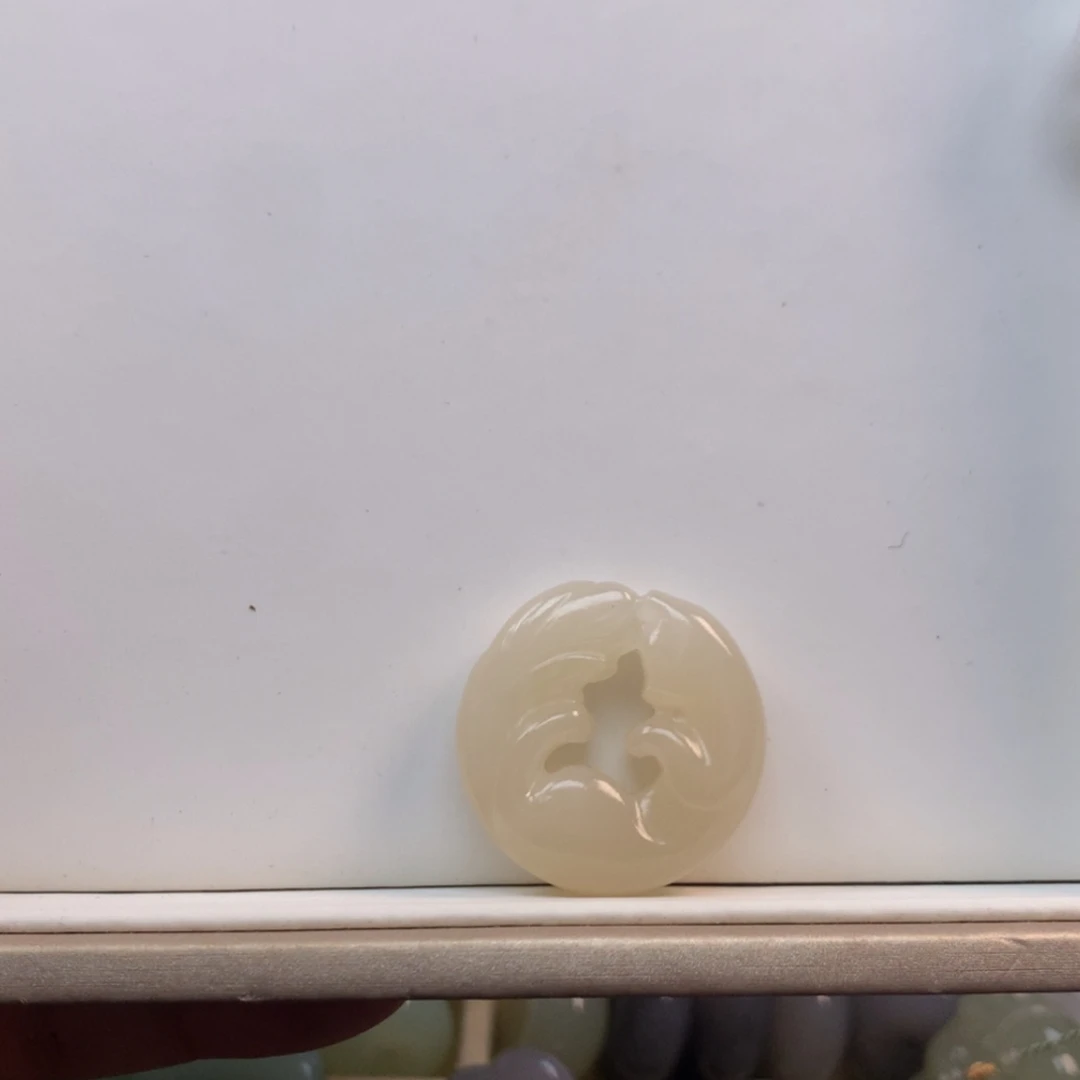 【闪购商品】颈饰未镶嵌和田玉咱***?
