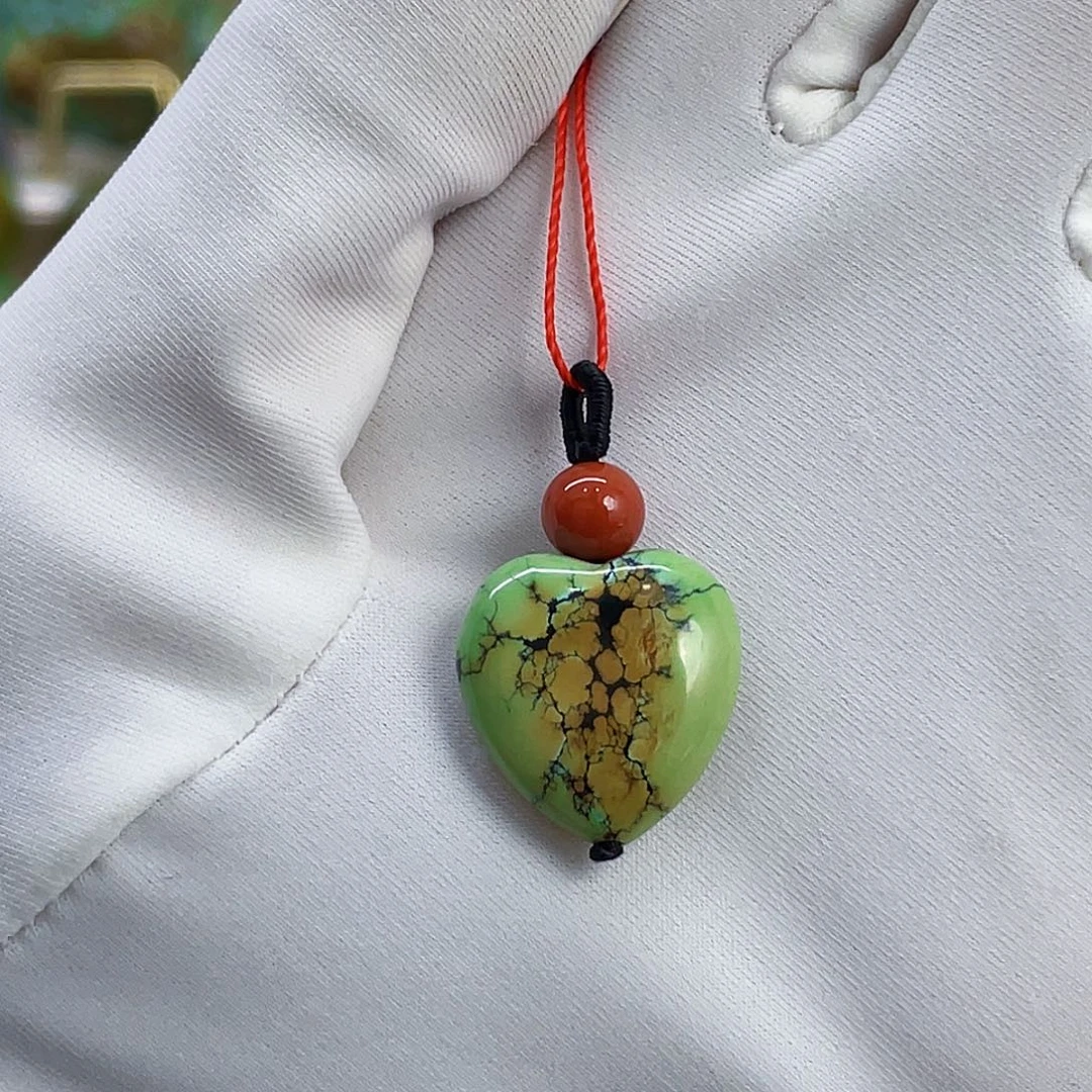 绿松石未镶嵌颈饰