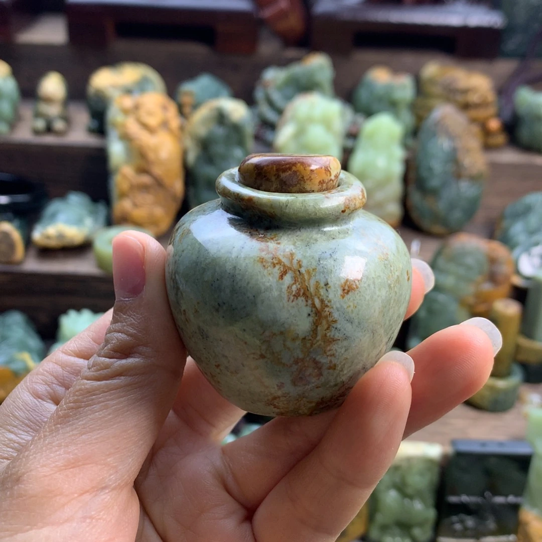 岫岩河磨玉（透闪石质玉）手把未镶嵌胡***?