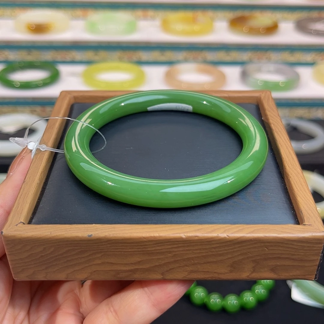 未镶嵌手镯和田玉-碧玉粉绿圆条镯