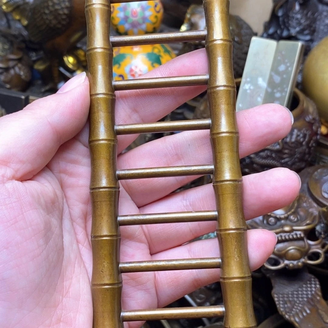 铜器摆件做工精良