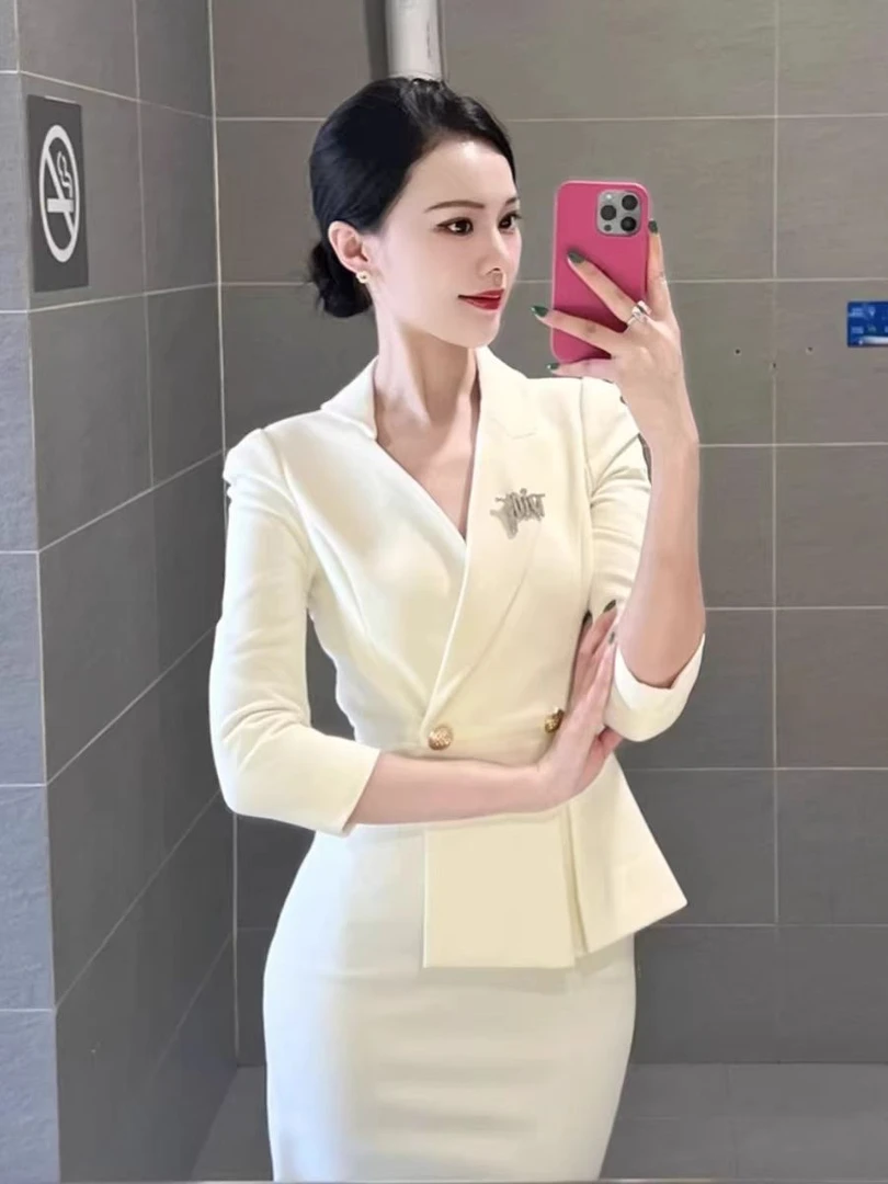 H34米白色西装领显瘦显瘦连衣裙