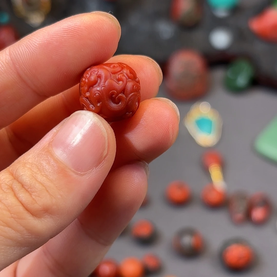 颈饰未镶嵌南红玛瑙辣**子