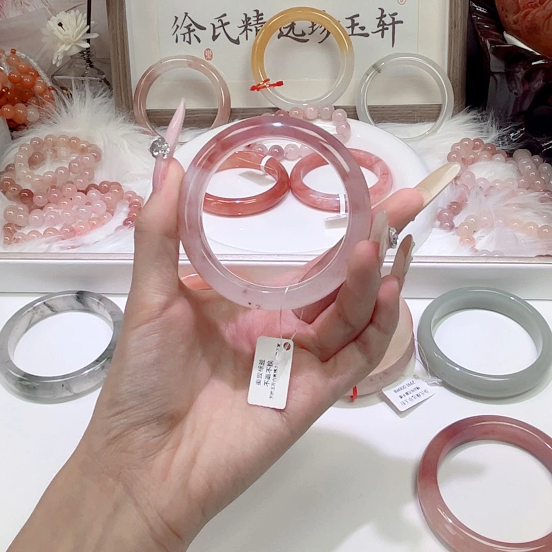 未镶嵌手镯石英质玉果**?