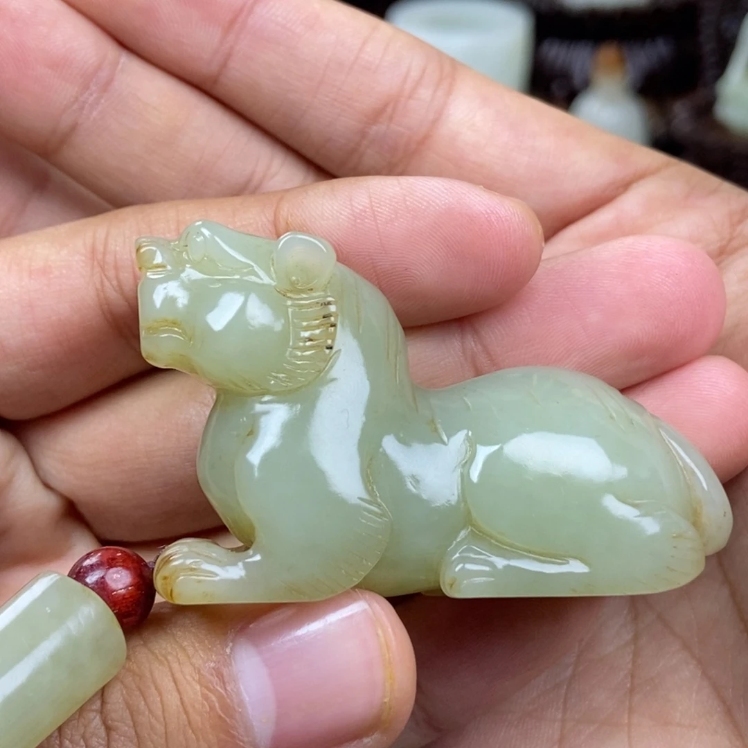 和田玉未镶嵌把件