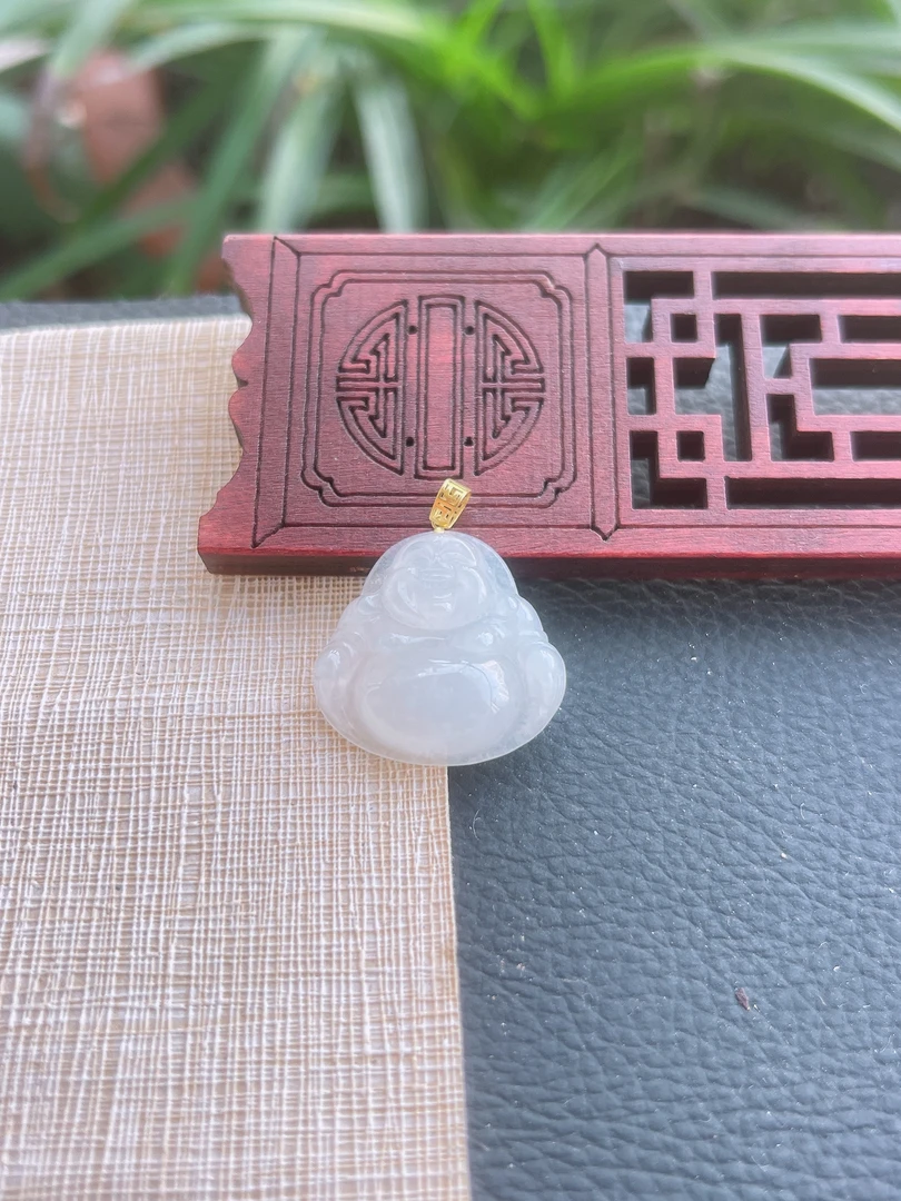 天然缅甸翡翠A货.冰润细腻白月光精致佛公吊坠.尺寸21.6-22.8-6
