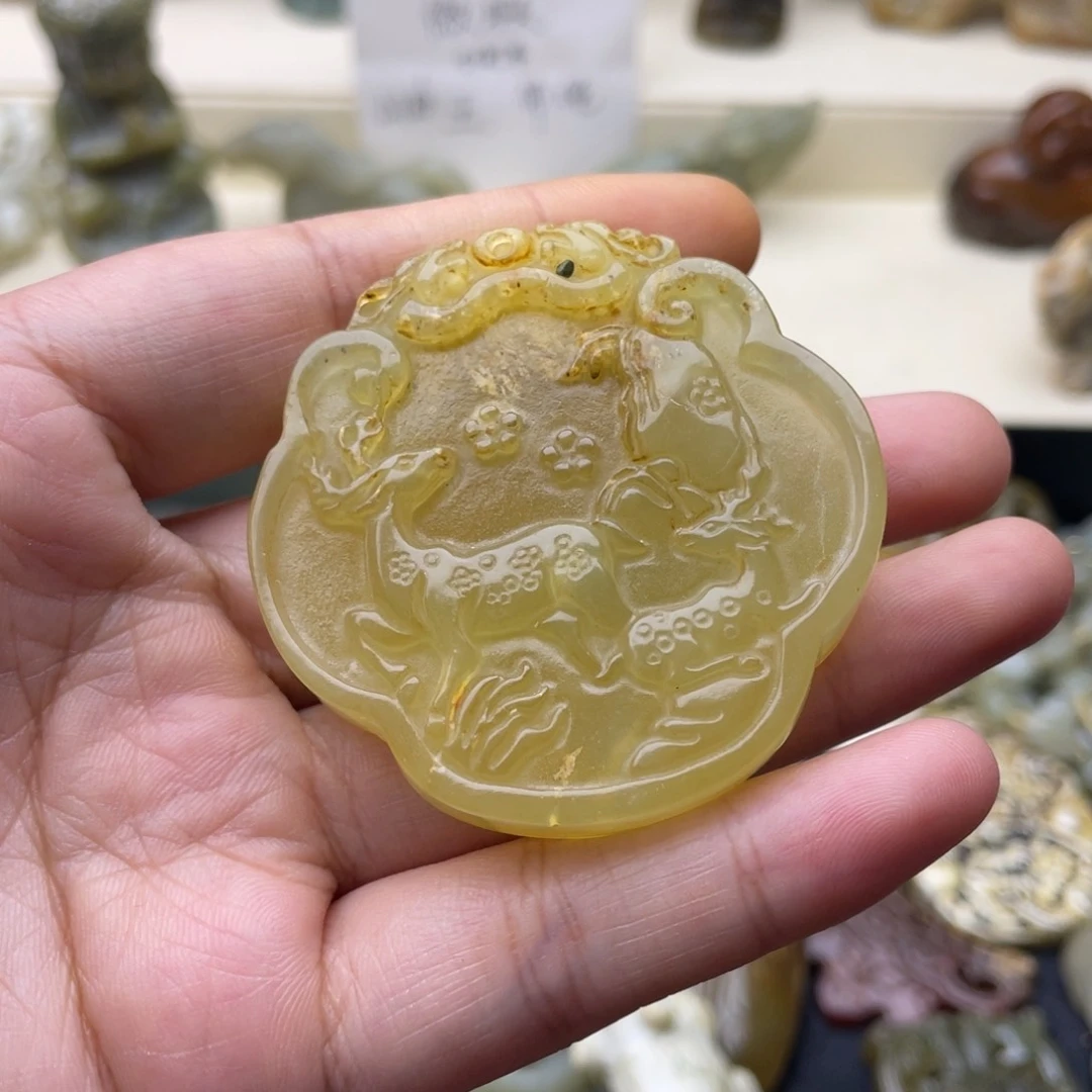 蛇纹石玉未镶嵌颈饰