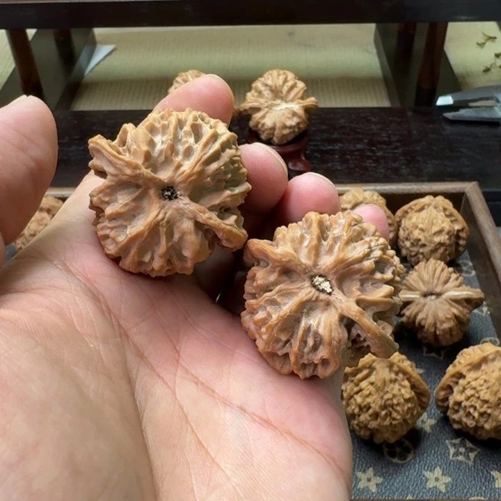 把件文玩核桃42 全品苹果园文玩核桃，棱有磕