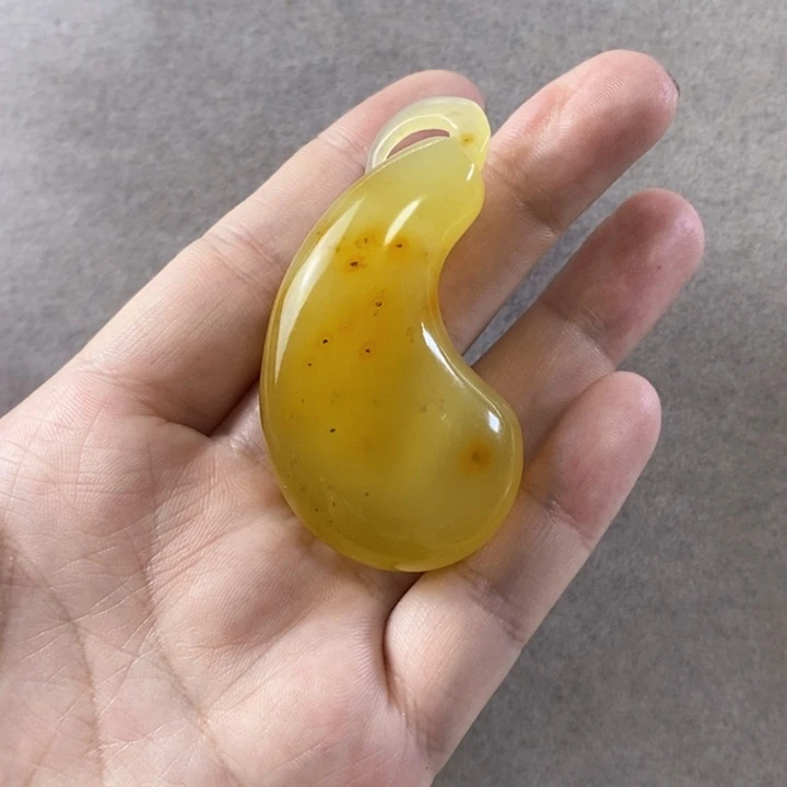 岫玉未镶嵌挂件吊坠