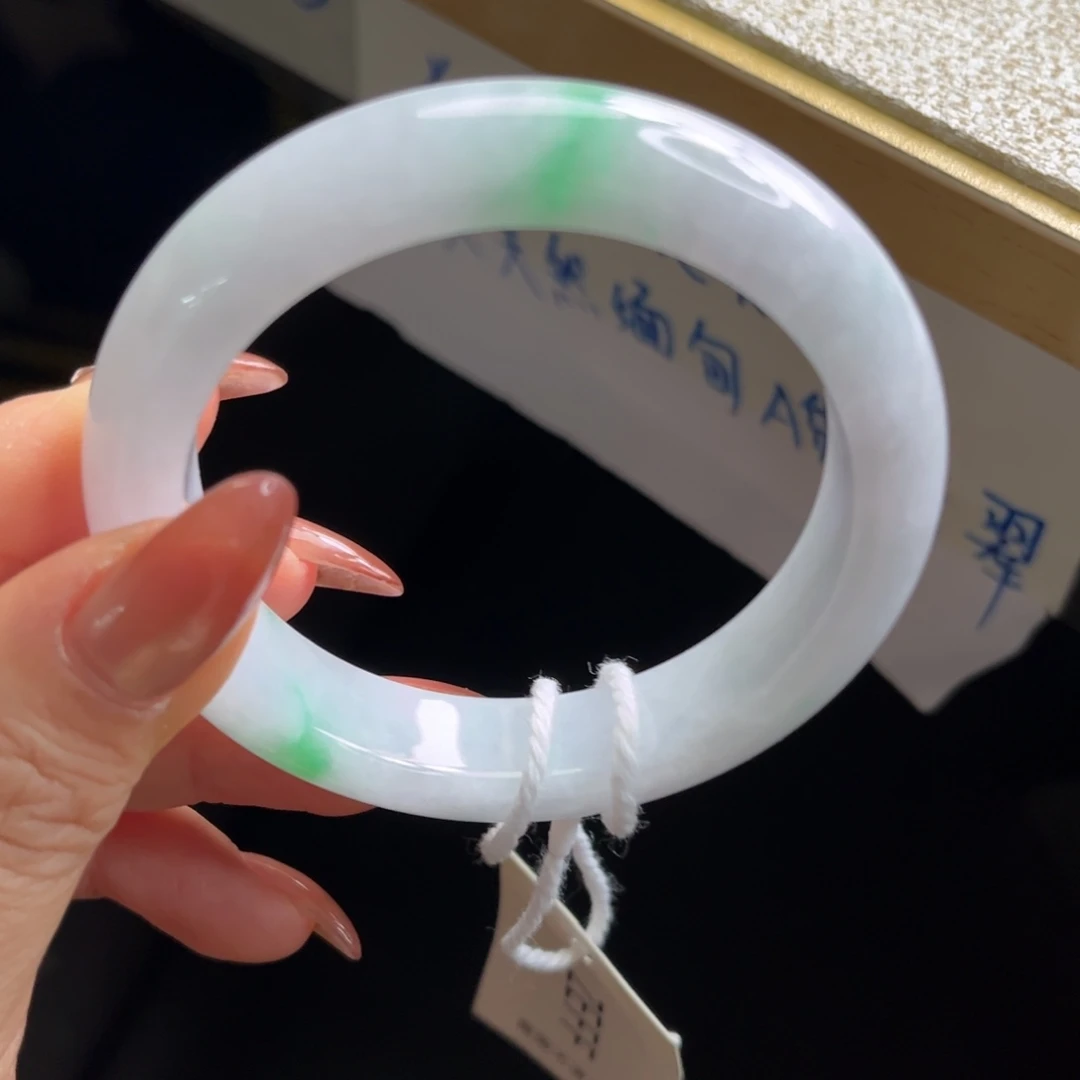 翡翠未镶嵌手镯手镯