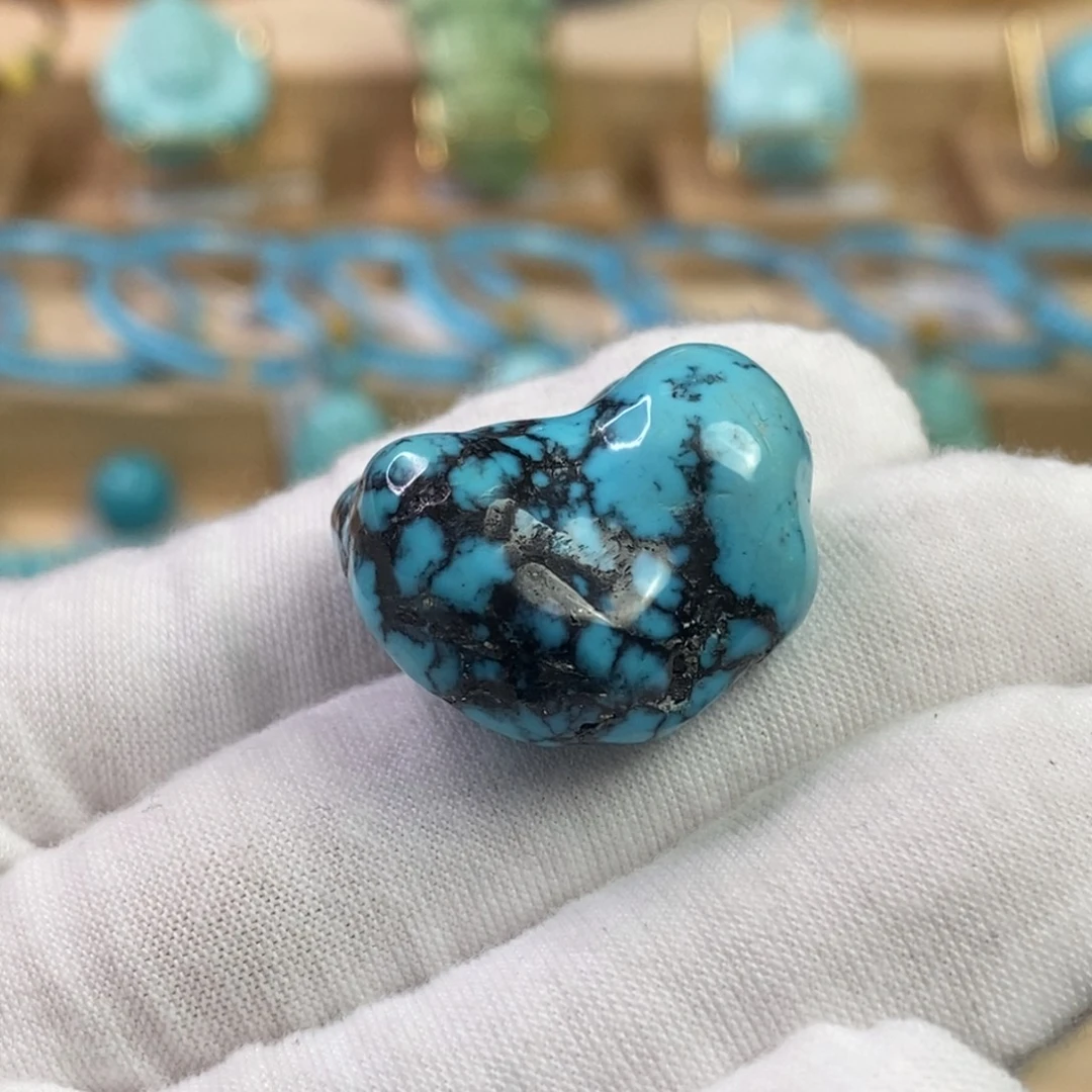 绿松石未镶嵌珠宝奇石