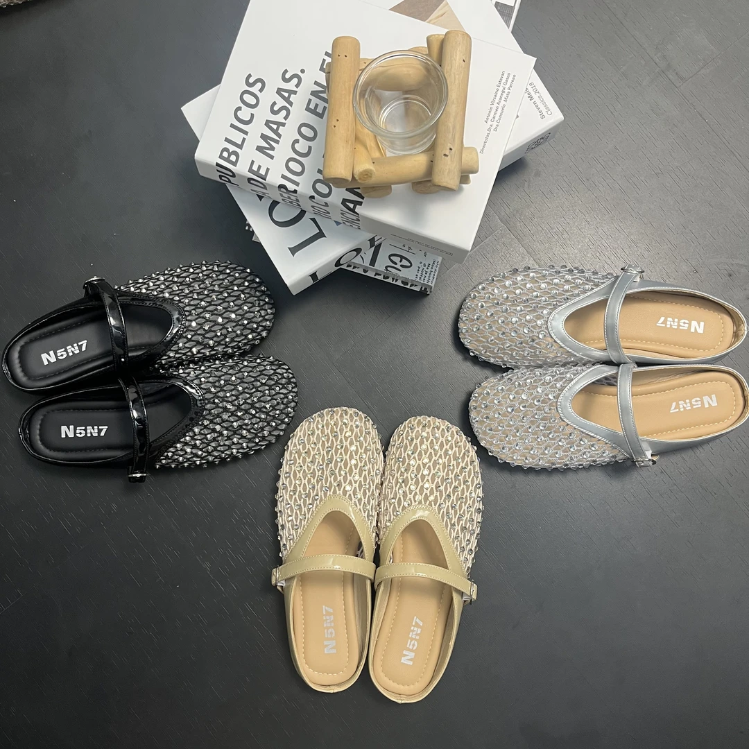 新款2025年洋气水钻包头平跟平底包头拖网红软底凉拖春夏透气时尚