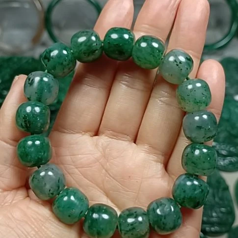 独山玉未镶嵌手串