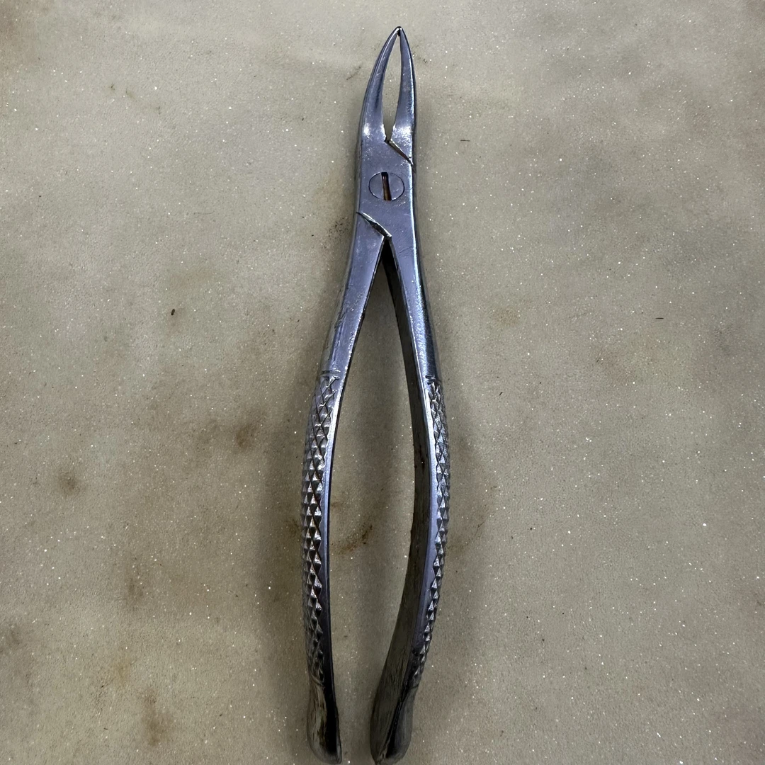 【65C-22】尖嘴弯把钳（长16厘米）