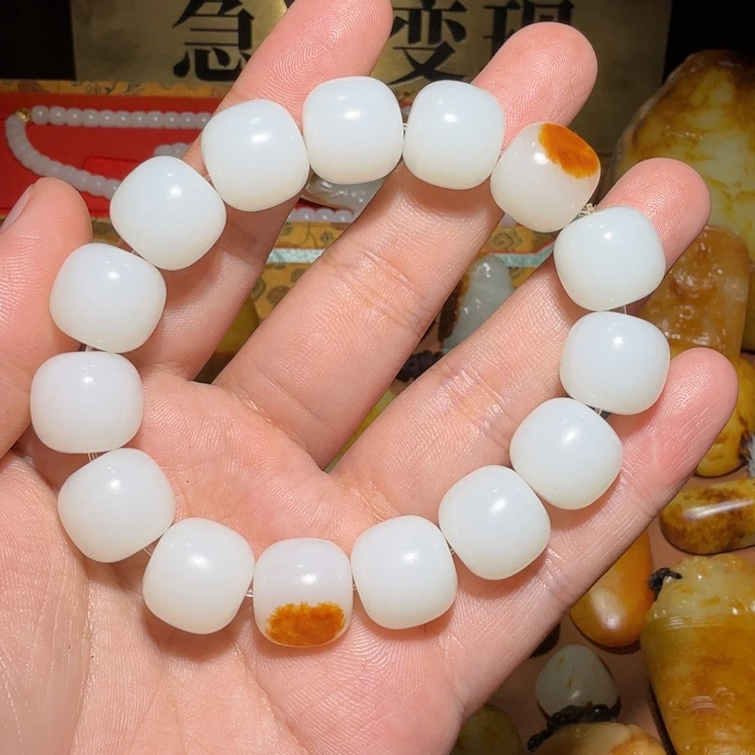 a***往和田玉未镶嵌颈饰