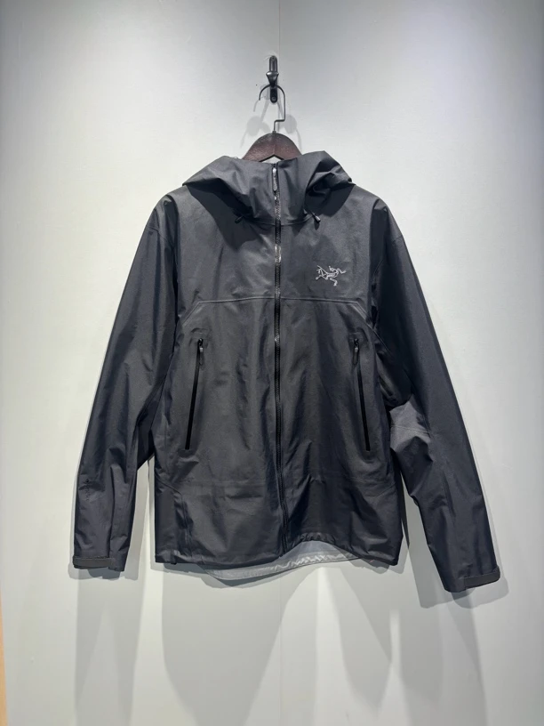 99新 ARC'TERYX/始祖鸟 BETA sl，男款黑色硬壳冲锋衣/l码/0397