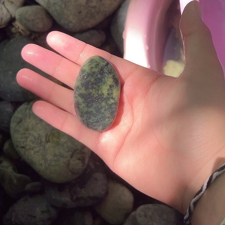 云***清蛇纹石玉未镶嵌西藏藏玉药王石